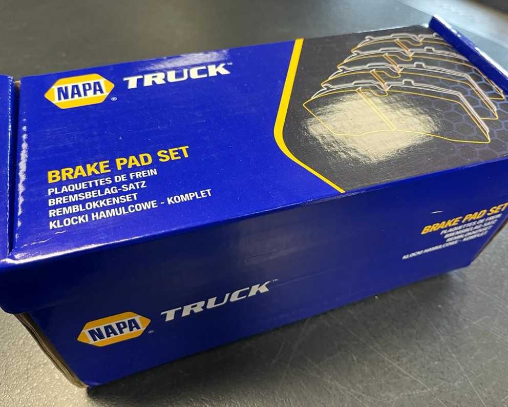 NAPA Truck brake pad set